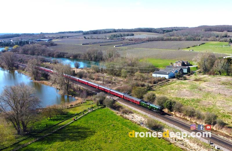 Flying Scotsman between two lakes near Canterbury